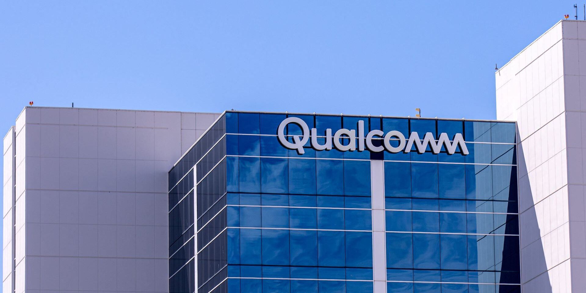 Qualcomm Announces Global Job Cuts as Snapdragon 8 Elite Gen 6 Faces Overheating Rumors