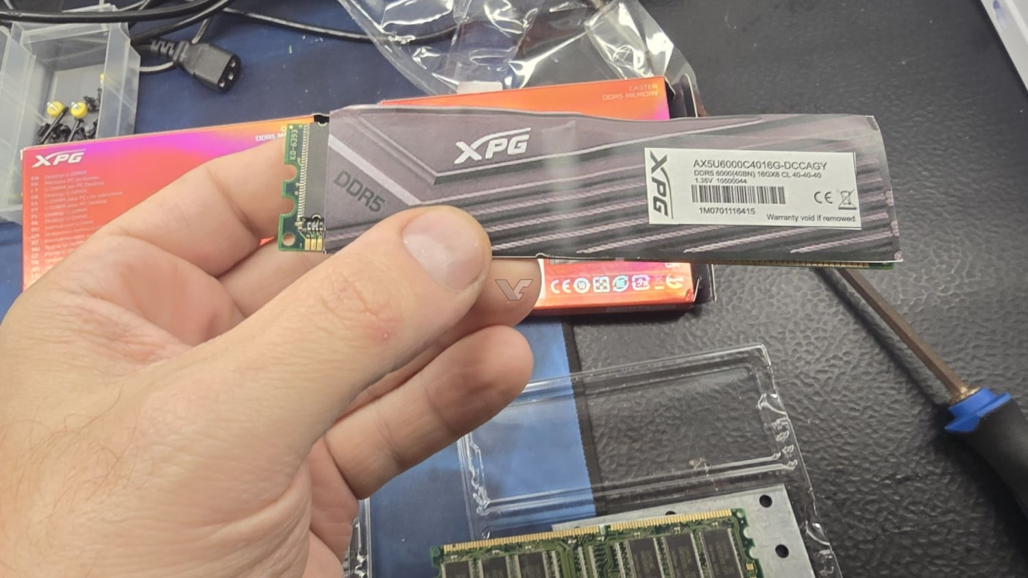 Sealed DDR5 Kits Reportedly Swapped With DDR2 Sticks and Fake Weight Plates as Amazon RAM Scams Escalate