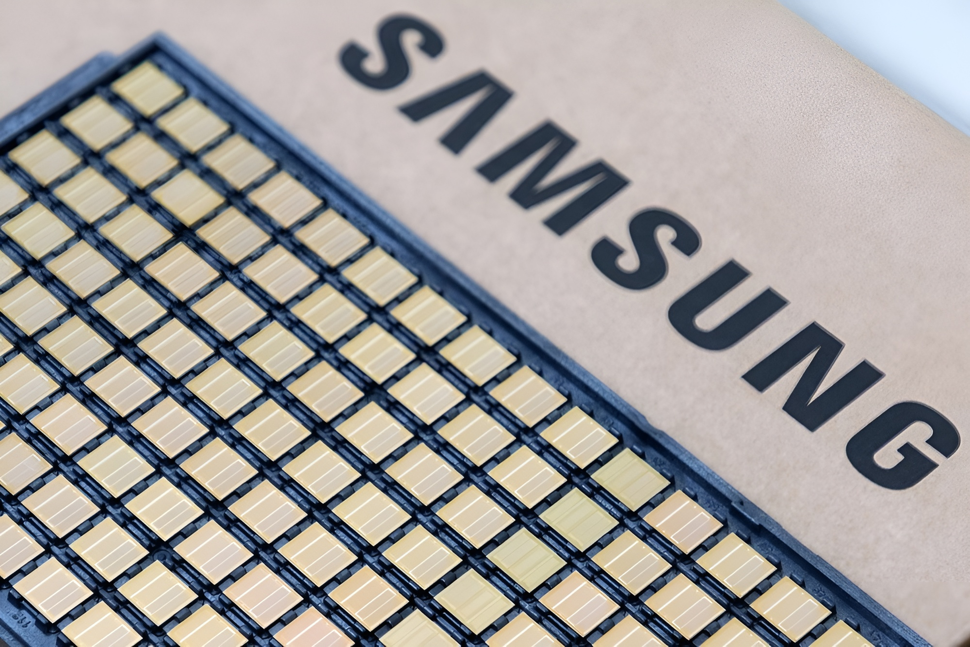 Samsung Reclaims DRAM Crown, Omdia Puts Market Share Back Ahead of SK hynix on HBM Momentum