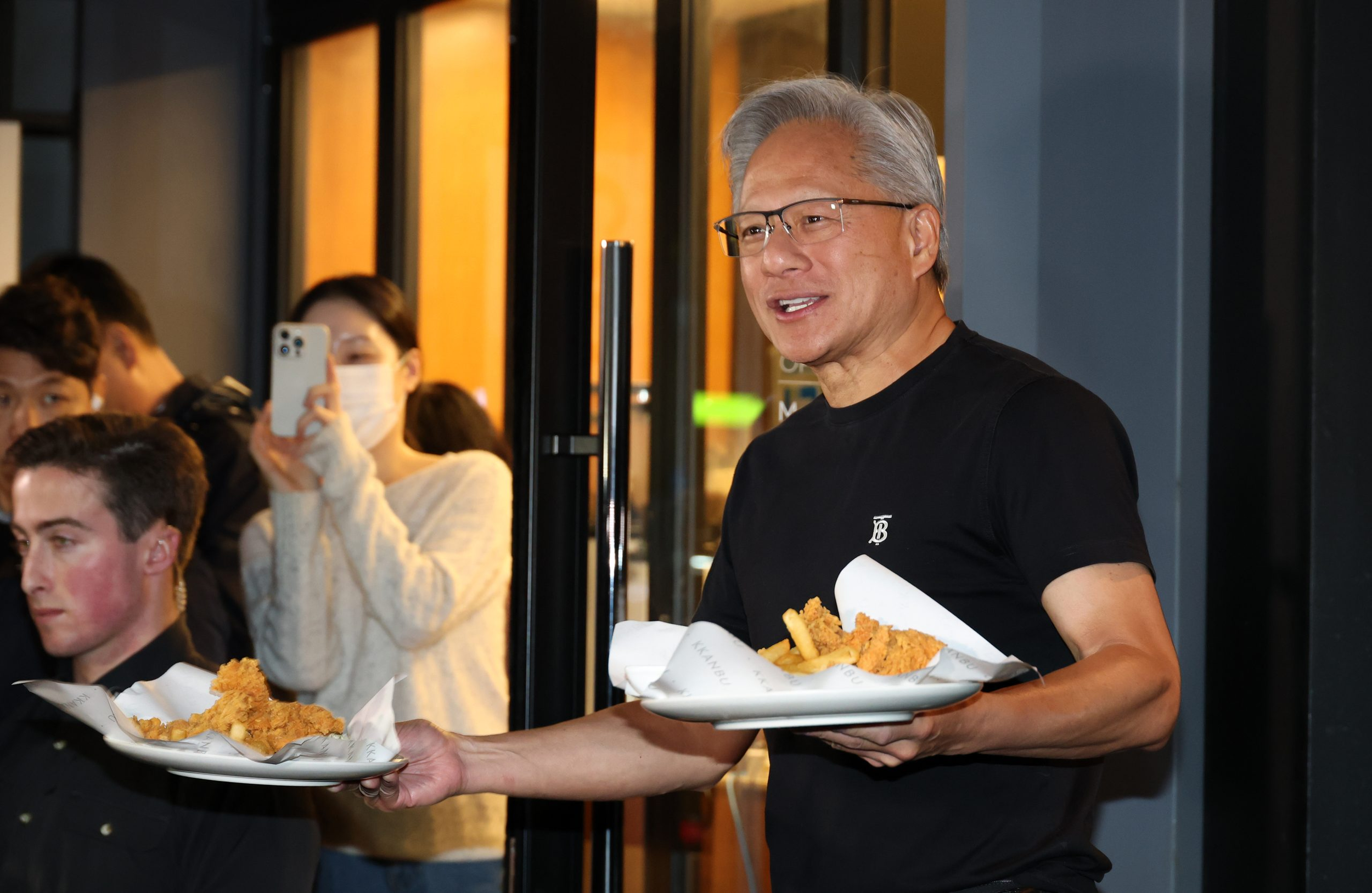 Jensen Huang’s Fried Chicken Diplomacy Highlights How NVIDIA Is Locking Down HBM4 and SOCAMM Supply