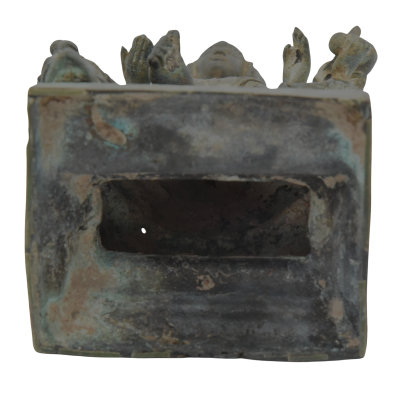 bottom+view+of+a+antique+bronze+statue+of+Brahma.png