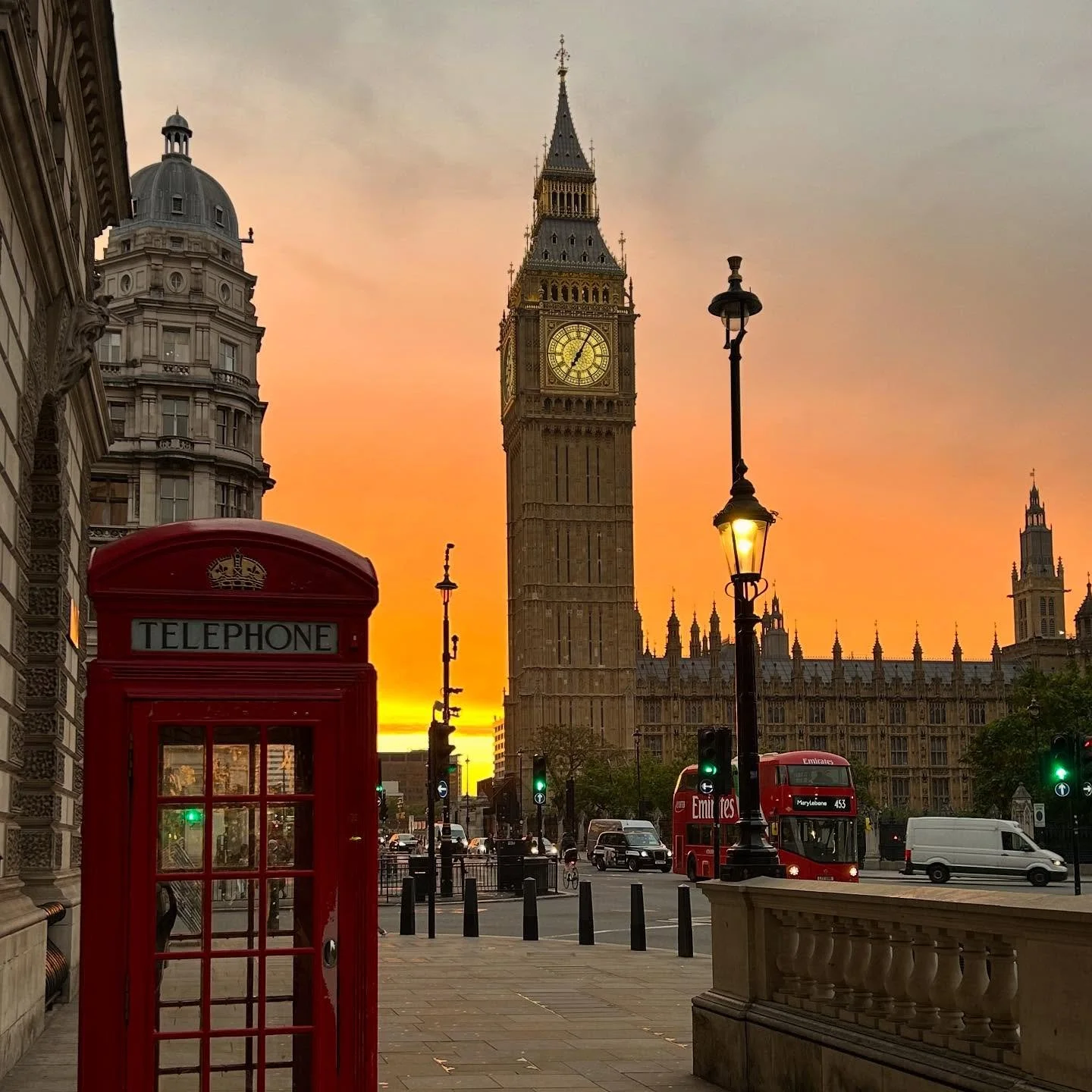 The Elizabeth Tower at sunrise 🧡 there are 334 steps up to the belfry where &lsquo;Big Ben&rsquo;, the great bell, hangs. 

#elizabethtower #bigben #westminster #palaceofwestminster #parliament #ukparliament #history #sunrise