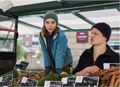 Kinder Lernen in der echten Weltt.jpg