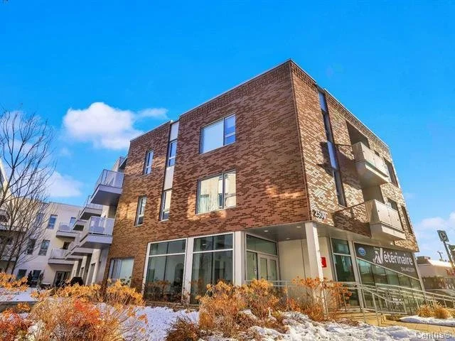 2500 Rue Dandurand app. 105 Montréal