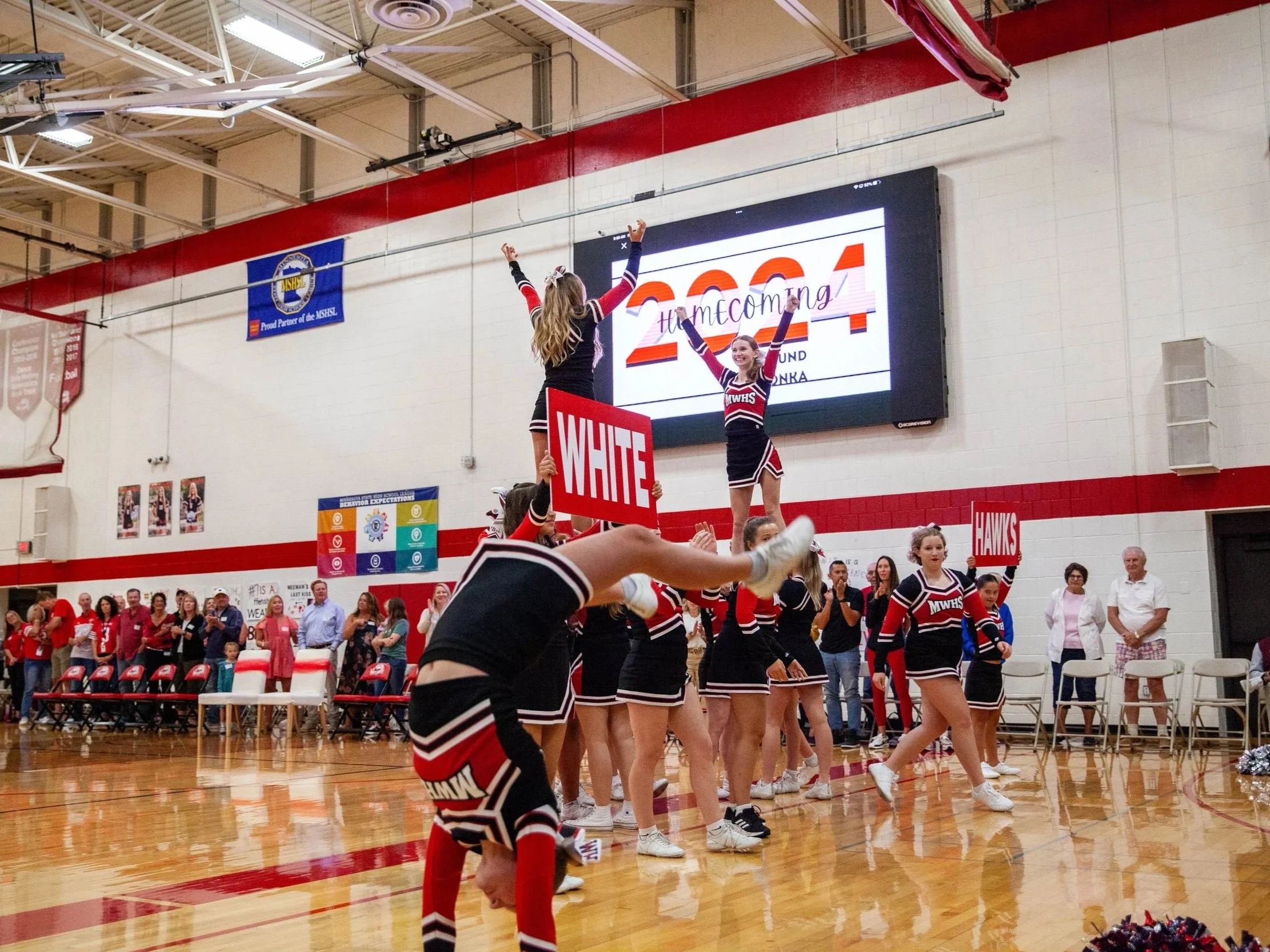 Cheerleaders4.jpg