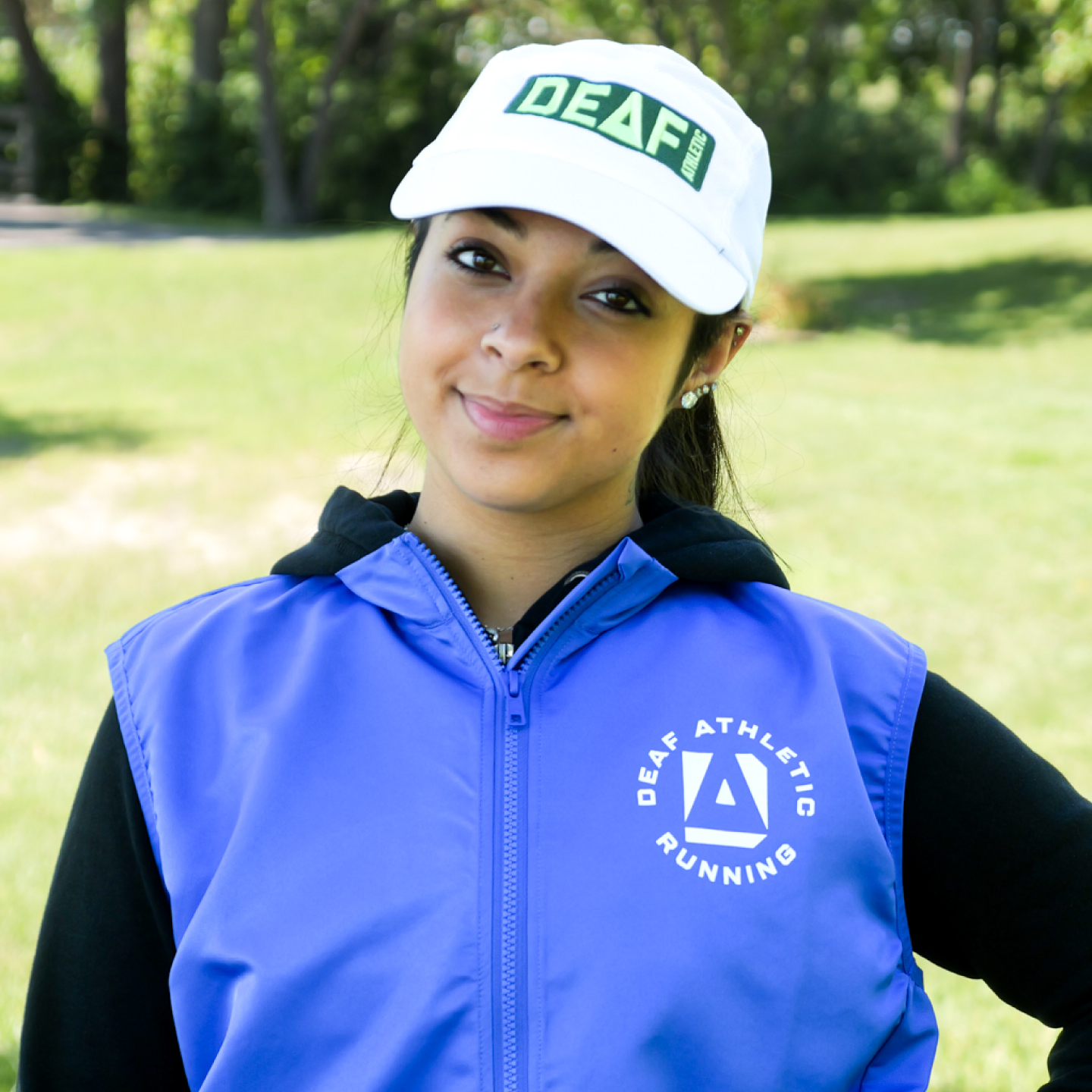 vest-blue-running-lifestyle-front.png