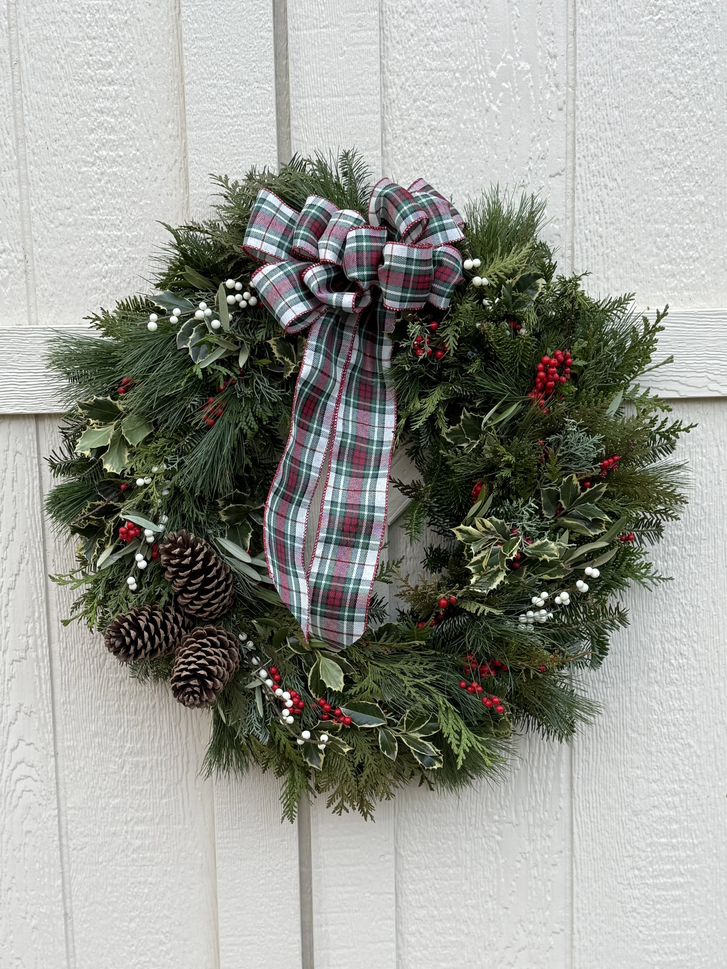Berry Holiday Wreath Classic