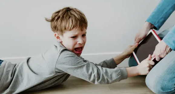 Navigating Screen Battles with Conscious Communication