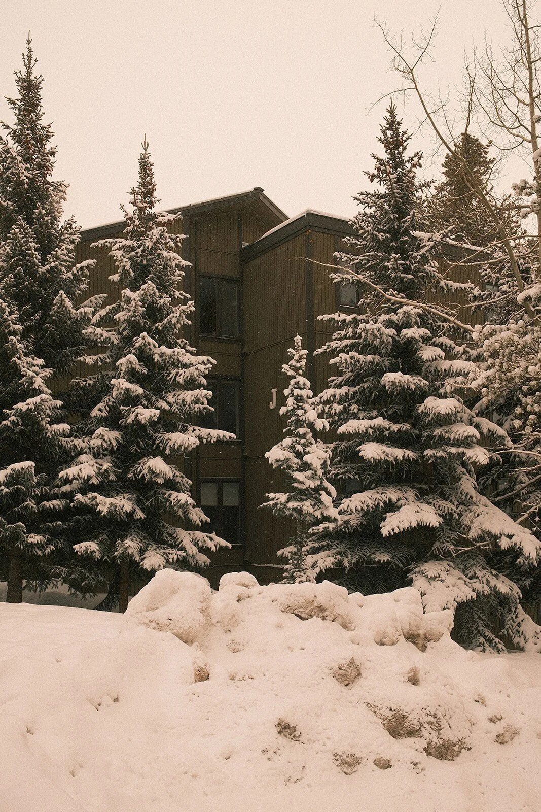 Airbnb Aesthetic Photo Ideas Marketing for Vacation Homes-2.jpg