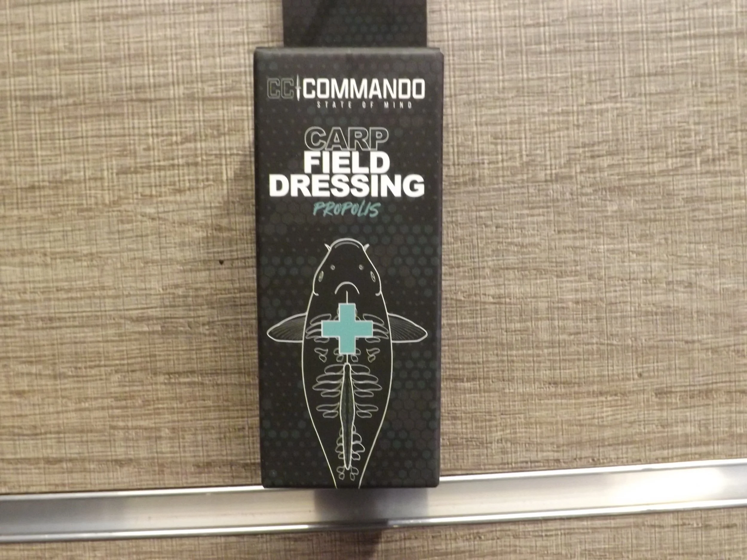 Carp Field Dressing (Propolis)