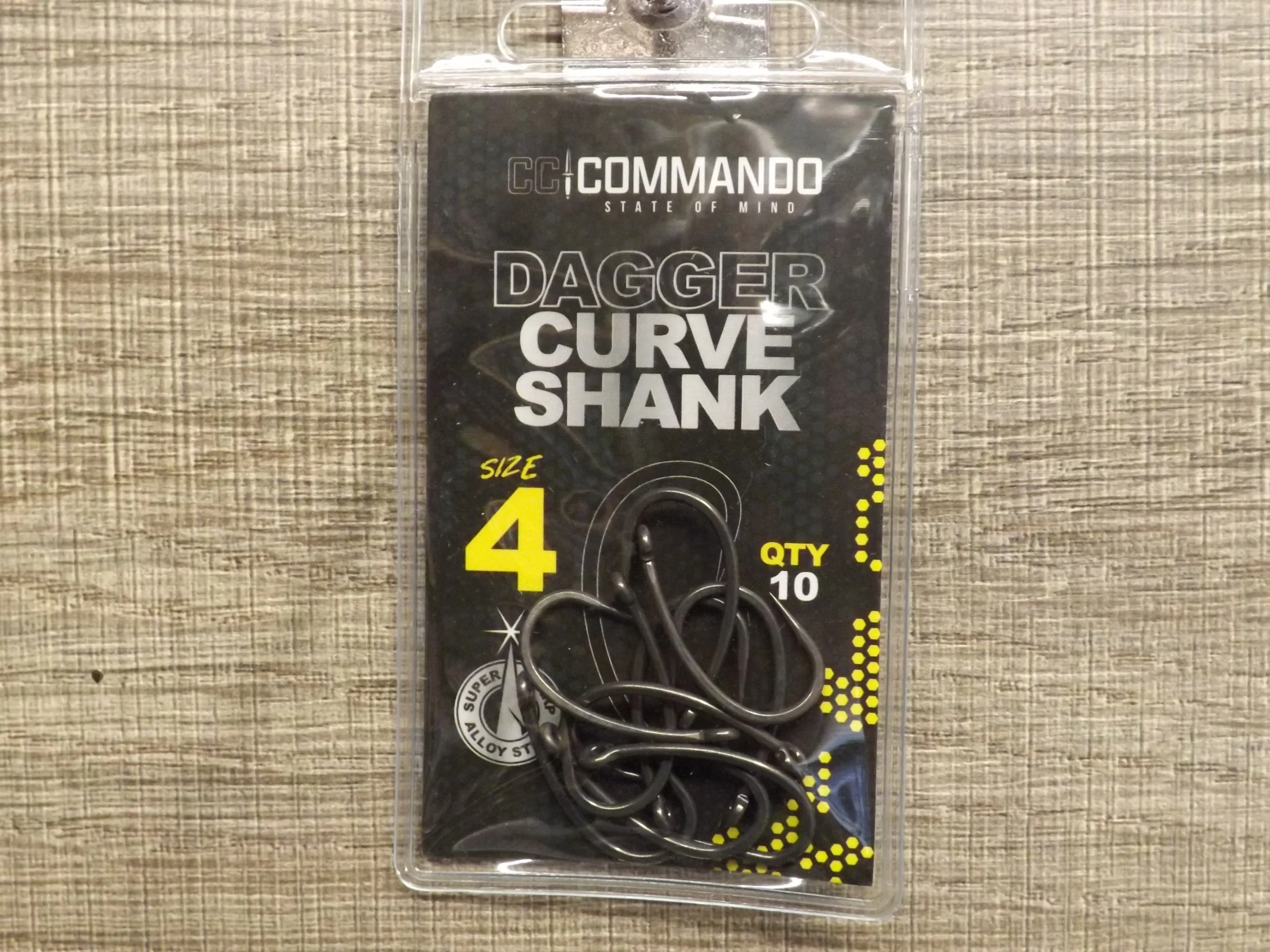 Dagger Curve Shank Barbed Size 4