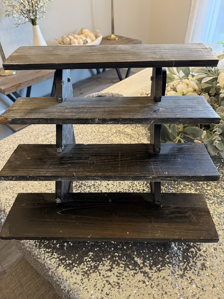 Cupcake stand rental $10.00