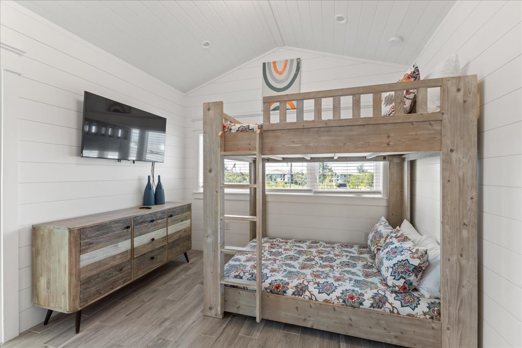 30-Bedroom 4.jpg