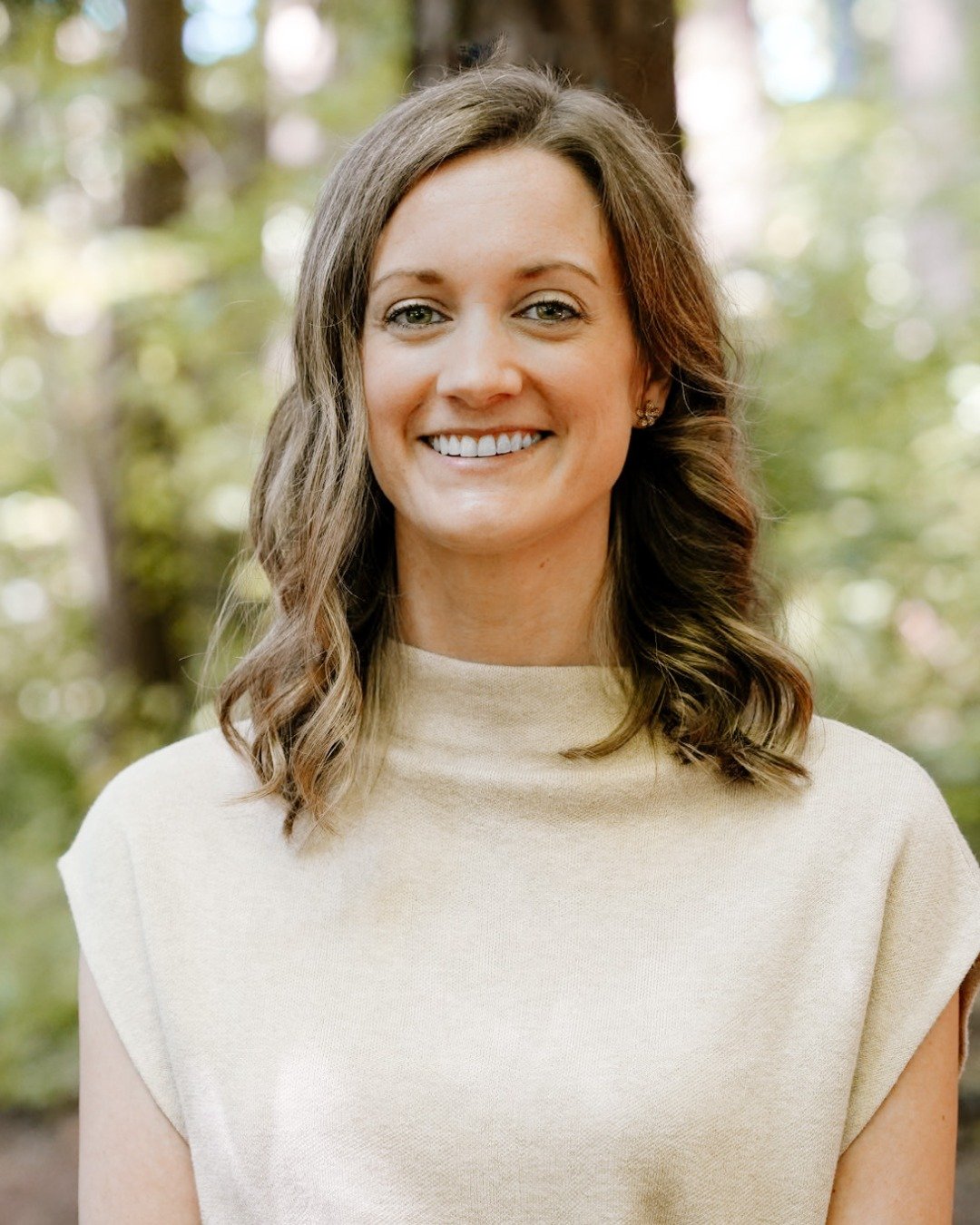 Oh hey! I&rsquo;m Ainsley, the face behind Stand Sure Solutions. 

I didn&rsquo;t always plan to become a bookkeeper. In fact, my first love was dance&hellip;and while I still break out the moves occasionally, I eventually found myself deep in the wo