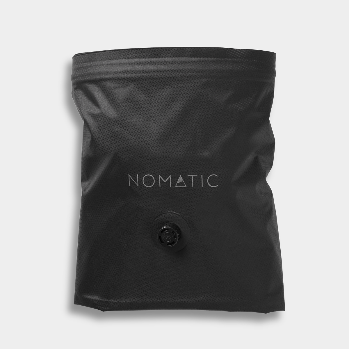 ACVBLG-BLK-02_VacuumBag-Large_NOMATIC_ECOMM_08.png