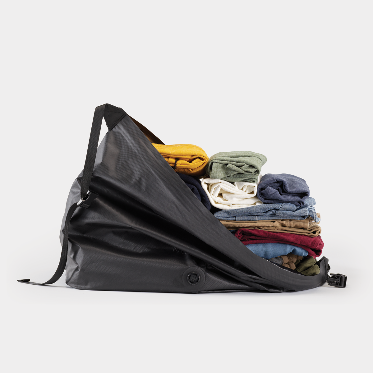 ACVBXL-BLK-02_VacuumBag-XL_NOMATIC_ECOMM_04.png
