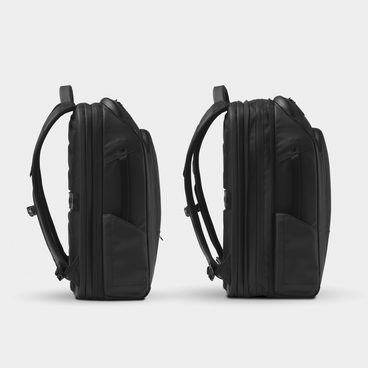 TRPK14-BLK-01_TravelPack-14L_NOMATIC_ECOMM_ExpandWCollapsed.png