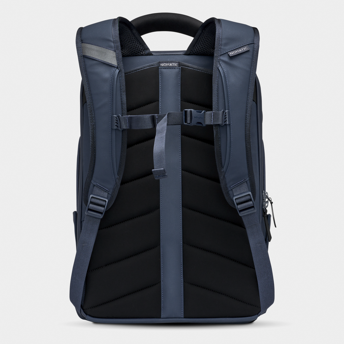 TRPK30-NVY-02_TravelPack20L_NOMATIC_ECOMM_03.png