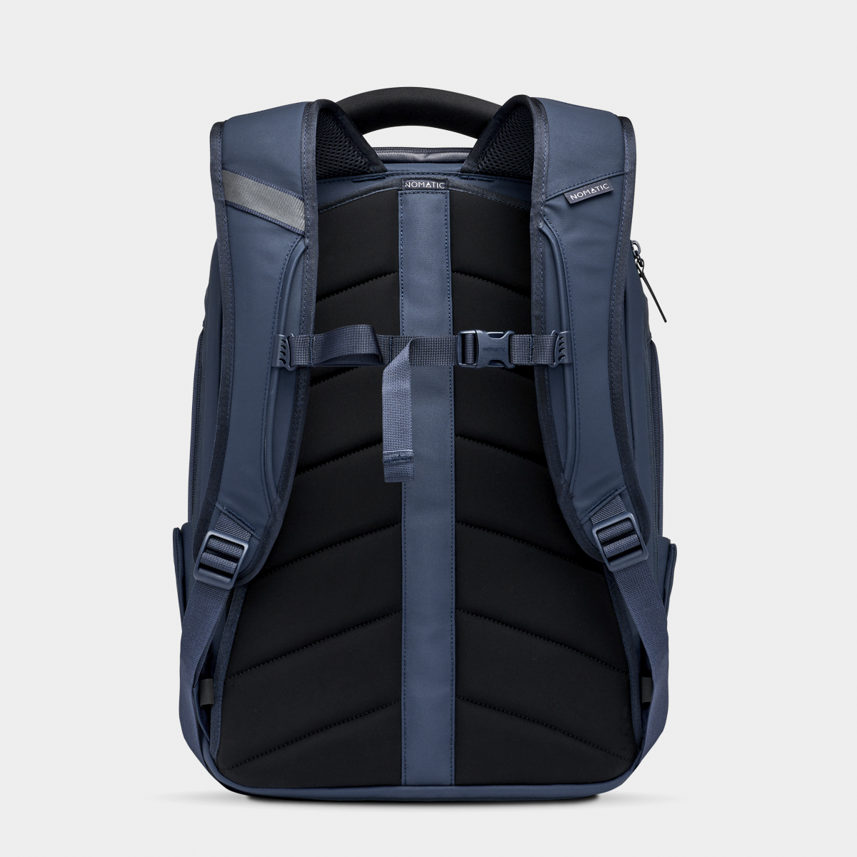 EDBK25-NVY-02_Backpack20L_NOMATIC_ECOMM_09.png