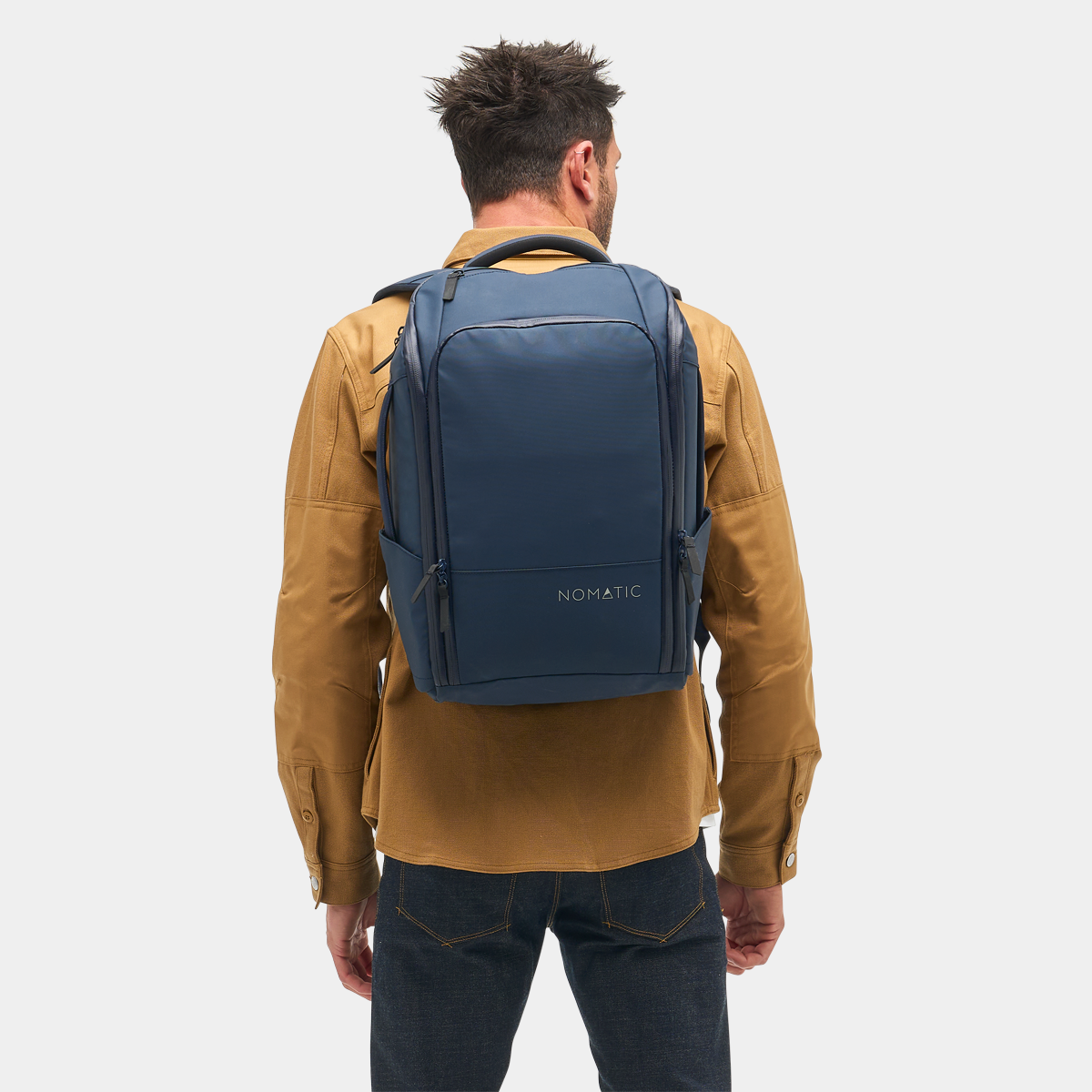 EDBK25-NVY-02_Backpack20L_Navy_NOMATIC_OM_03.png