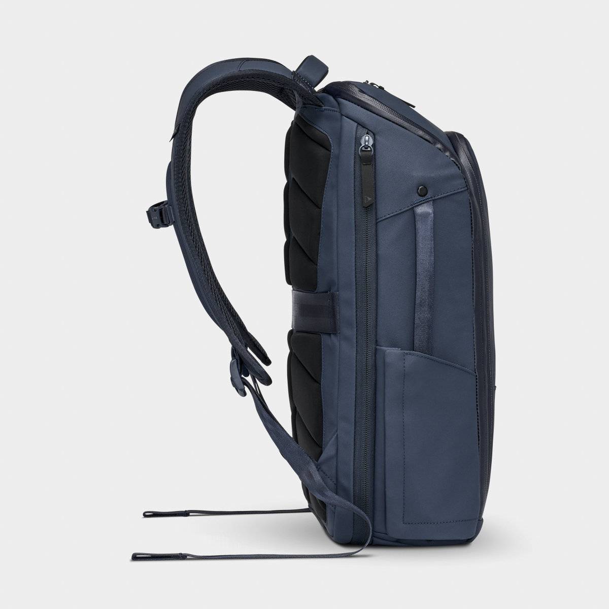 EDBK14-NVY-01_Backpack14L_NOMATIC_ECOMM_12.png