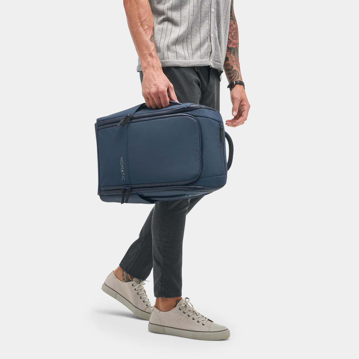 EDBK14-NVY-01_Backpack-14L_Navy_NOMATIC_OM_03.png