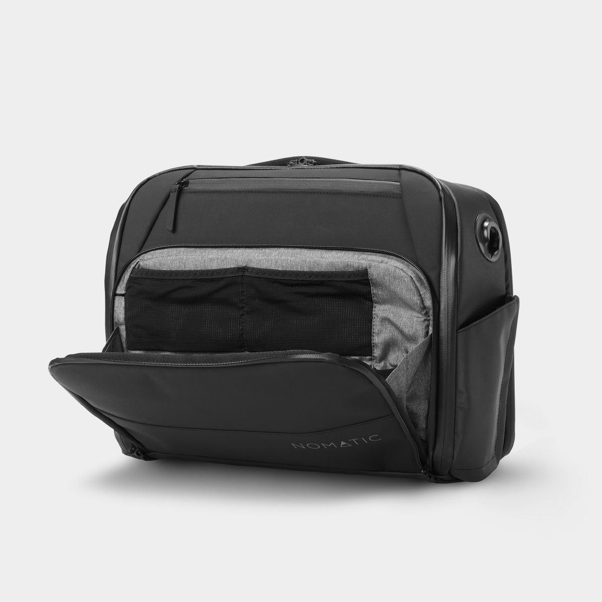 EDMB15-BLK-02_MessengerBag_Nomatic_Open.png