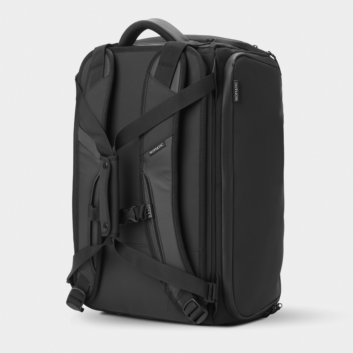 TRBG30-BLK-02_TravelBag30L_Nomatic_AngleBack.png