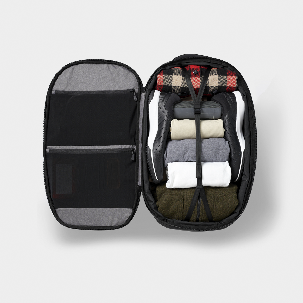 NVTP32-BLK-01_NavigatorTravelPack32L_NOMATIC_ECOMM__Open.png
