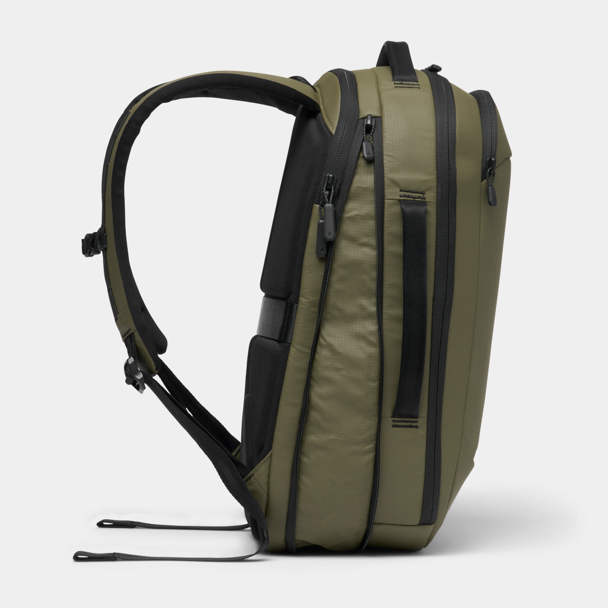 LTBP15-RGR-01_NavigatorRSPack15L__RangerGreen_NOMATIC_10.png