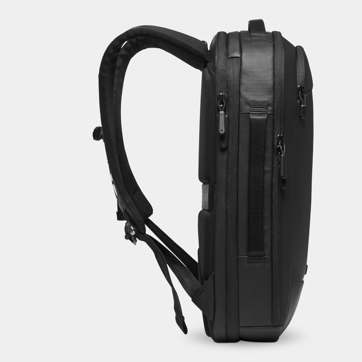 LTBP15-BLK-01_NavigatorRS15L_BLACK_NOMATIC_04.png