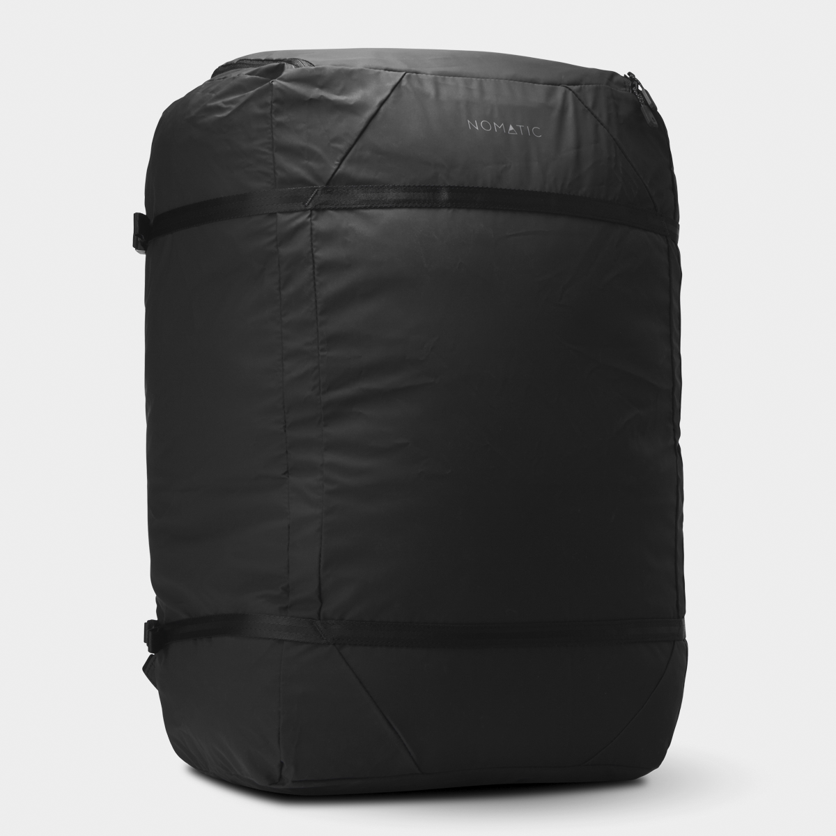 CDUF42-BLK-01_NavigatorCollapsibleDuffle42L_NOMATIC_ECOMM_013.png