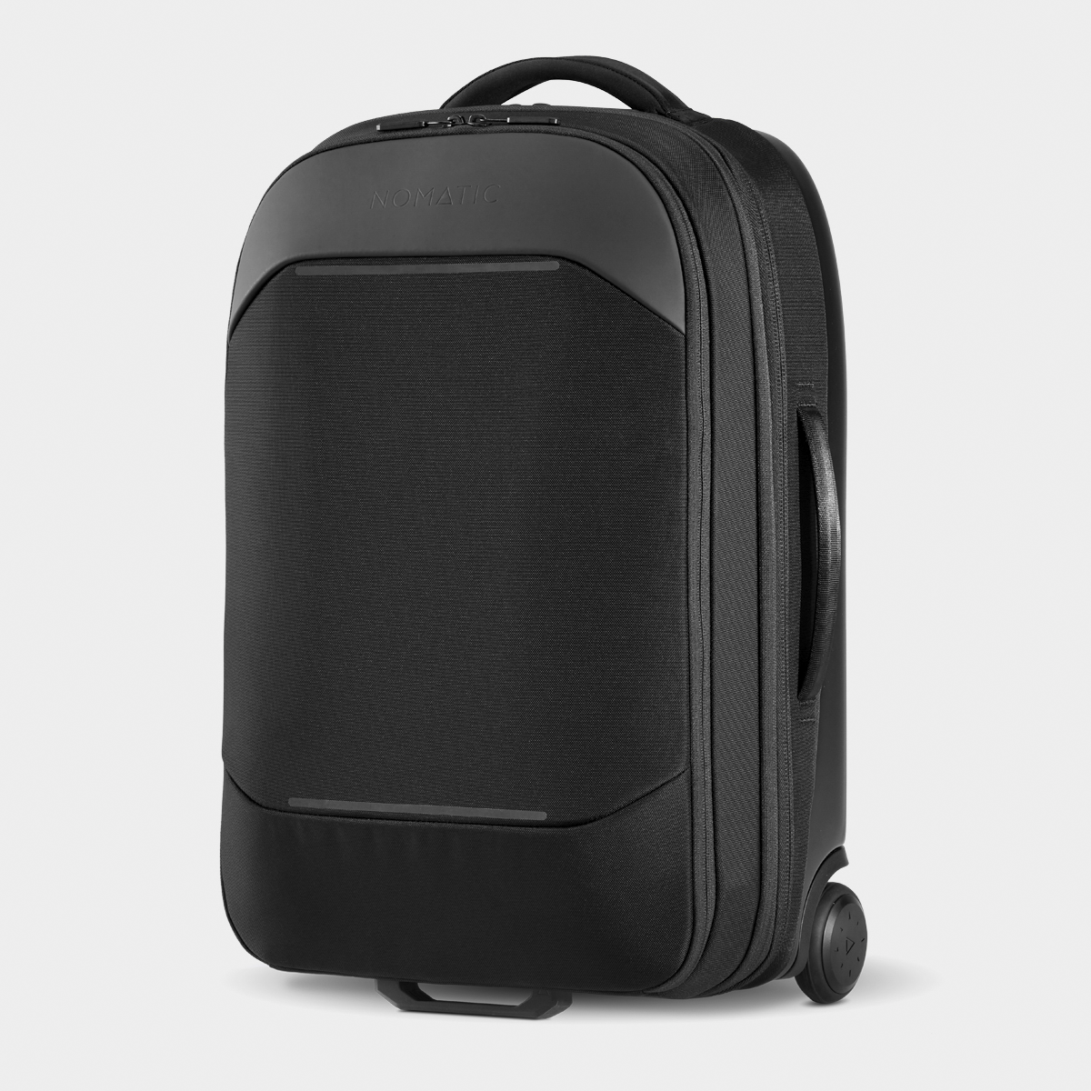 NVCO37-BLK-01_NavigatorCarry-On37L_Nomatic_Black_Angle.png