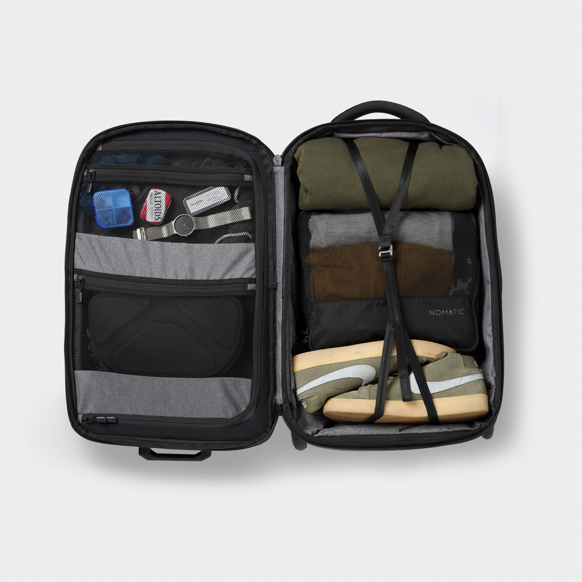 NVCO37-BLK-01_NavigatorCarry-On37L_Nomatic_Open.png