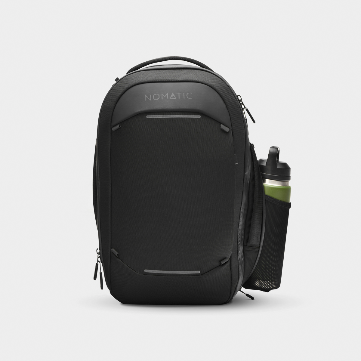 NVBP15-BLK-01_NavigatorPack15L_NOMATIC_ECOMM_Black_Waterbottle.png
