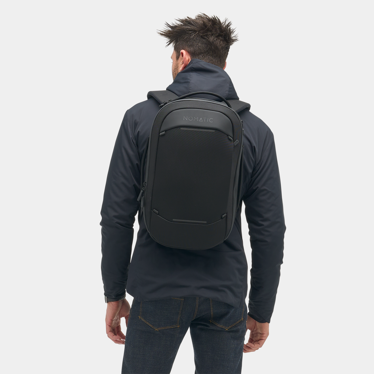 NVBP15-BLK-01_NavigatorPack15L_BLACK_NOMATIC_OM_04.png