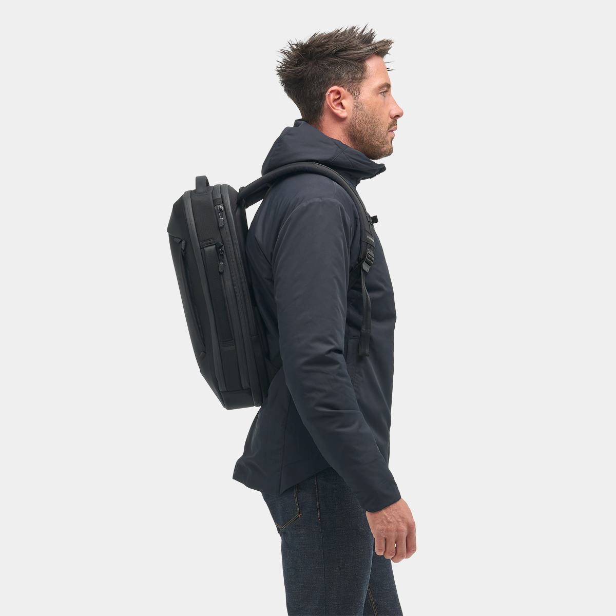 NVBP15-BLK-01_NavigatorPack15L_BLACK_NOMATIC_OM_05.png