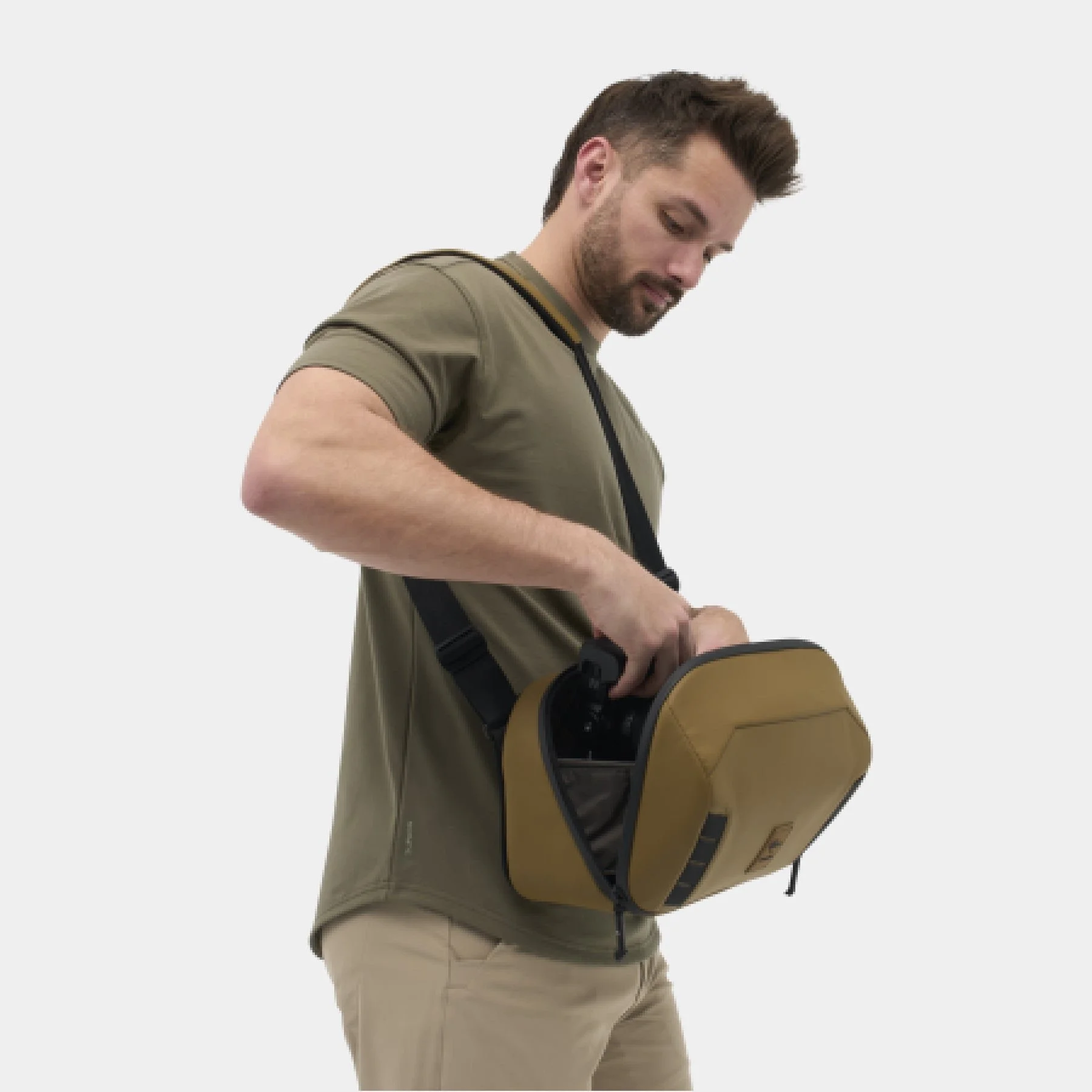 CARO30-04-TechPocket_9d2cdd05-b4c3-40a6-be2a-e2d1559088d9.jpg