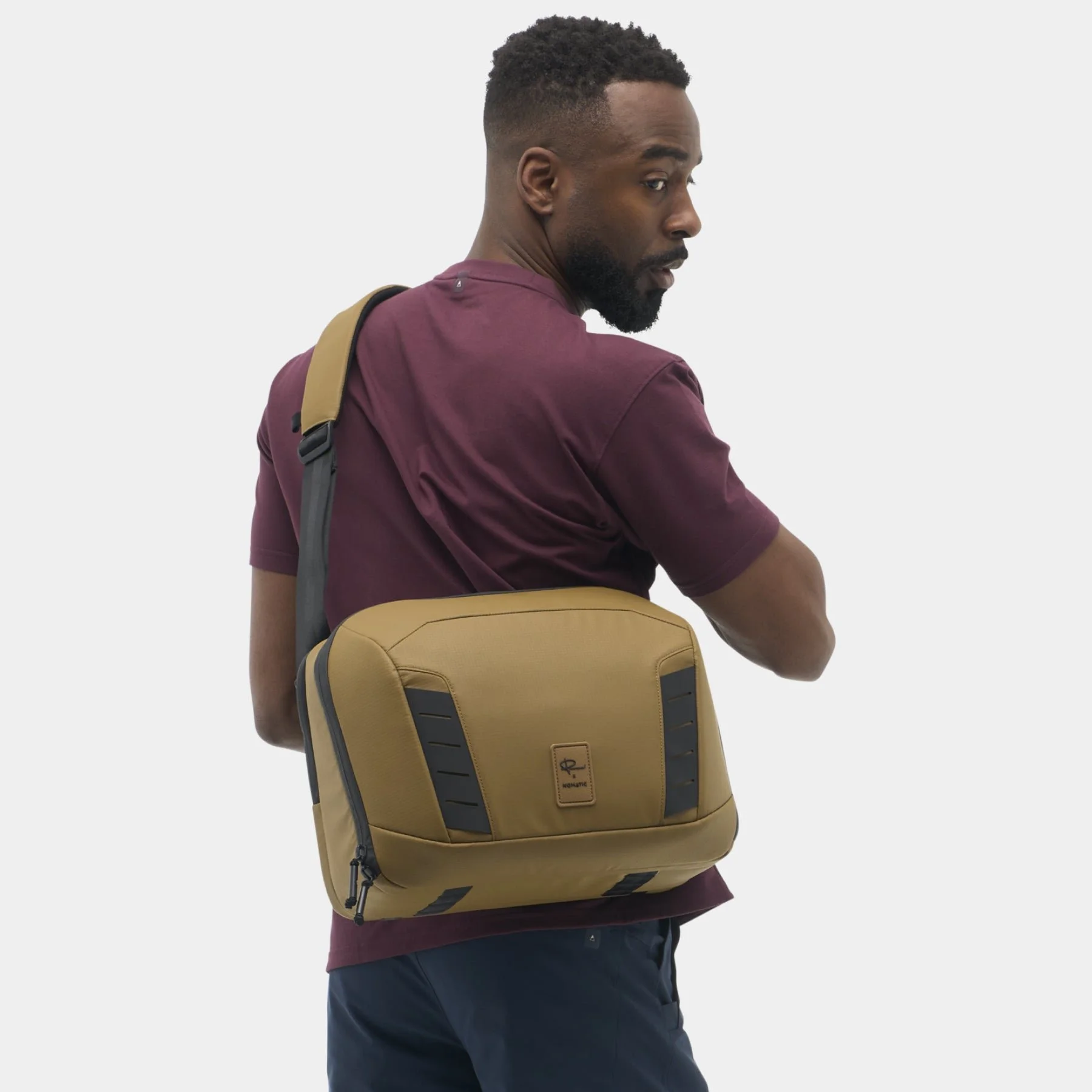 CARO30-04-TechPocket_2.jpg
