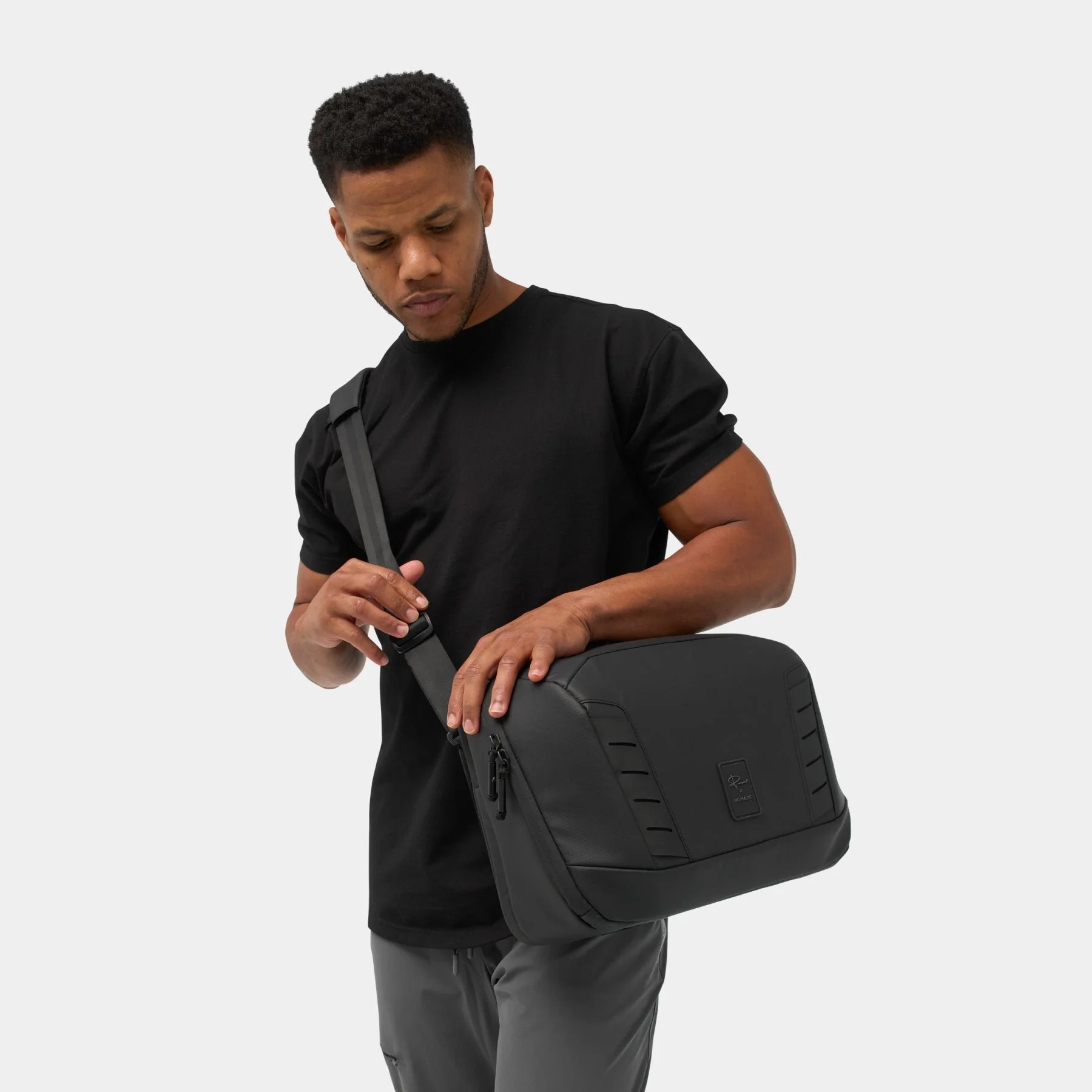 CARO30-04-TechPocket_ef795e84-933b-43ec-a8f0-e46f9a0d6087.jpg