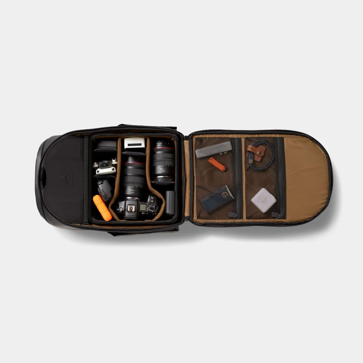 McKinnon25L_Open_LargeCube_Full_1fca1558-5984-42e9-9a07-027218396bb3.jpg