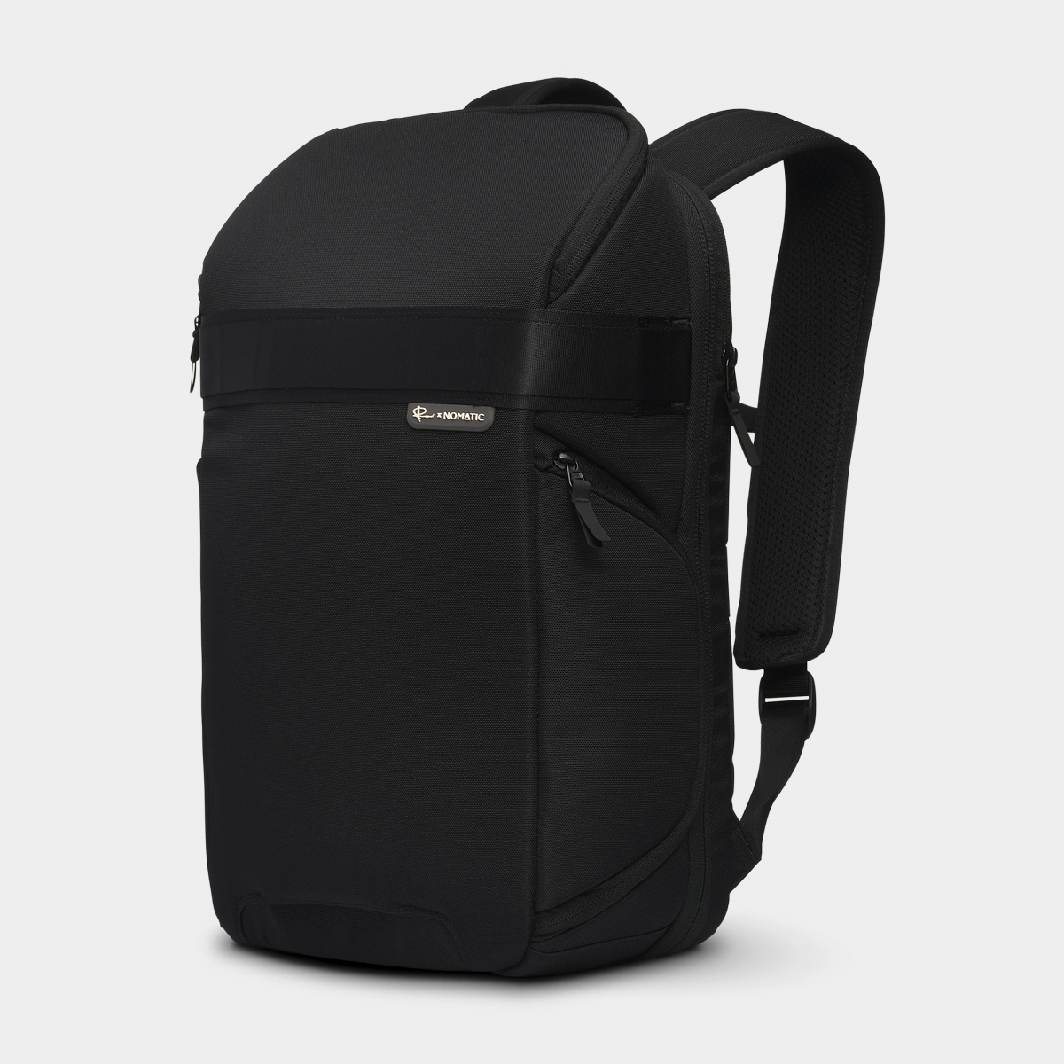 PMLMCP-BLK-01_LumaCameraPack18L_BLACK_NOMATIC_02.png
