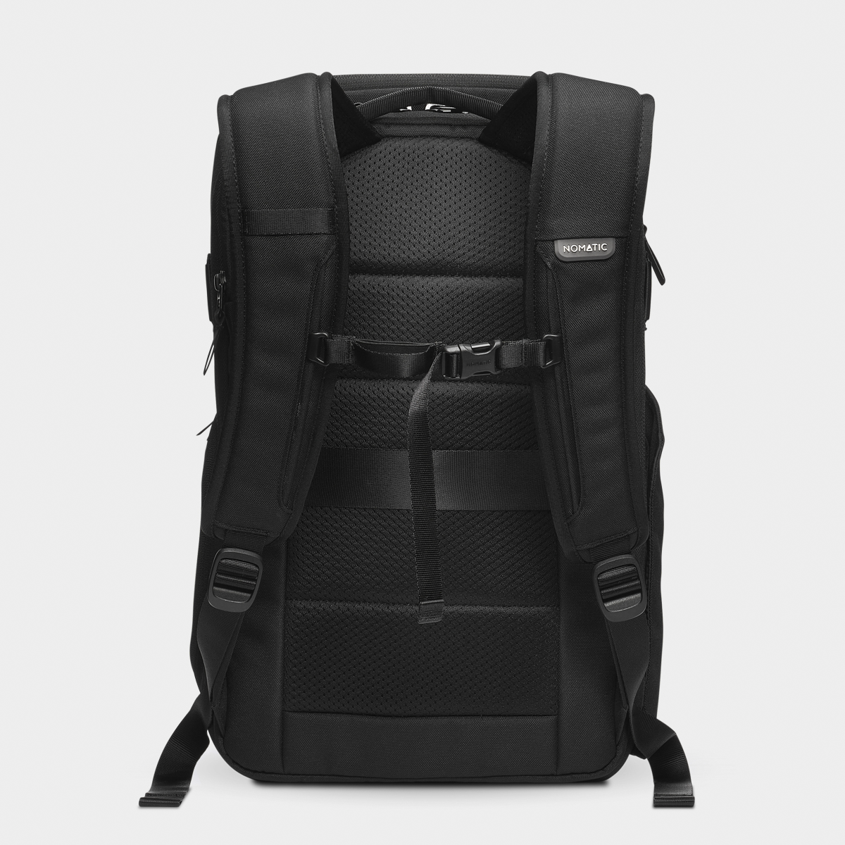 PMLMCP-BLK-01_LumaCameraPack18L_BLACK_NOMATIC_06.png