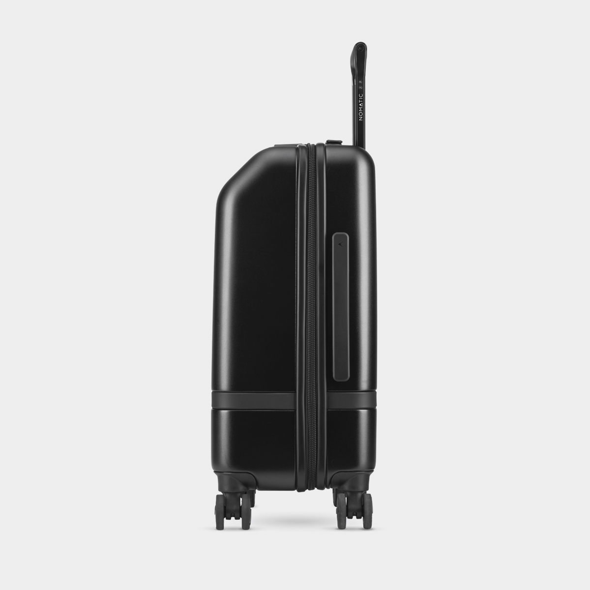 RLCN00-BLK-01_Carry-OnClassic_BLACK_NOMATIC_ecomm_10.png