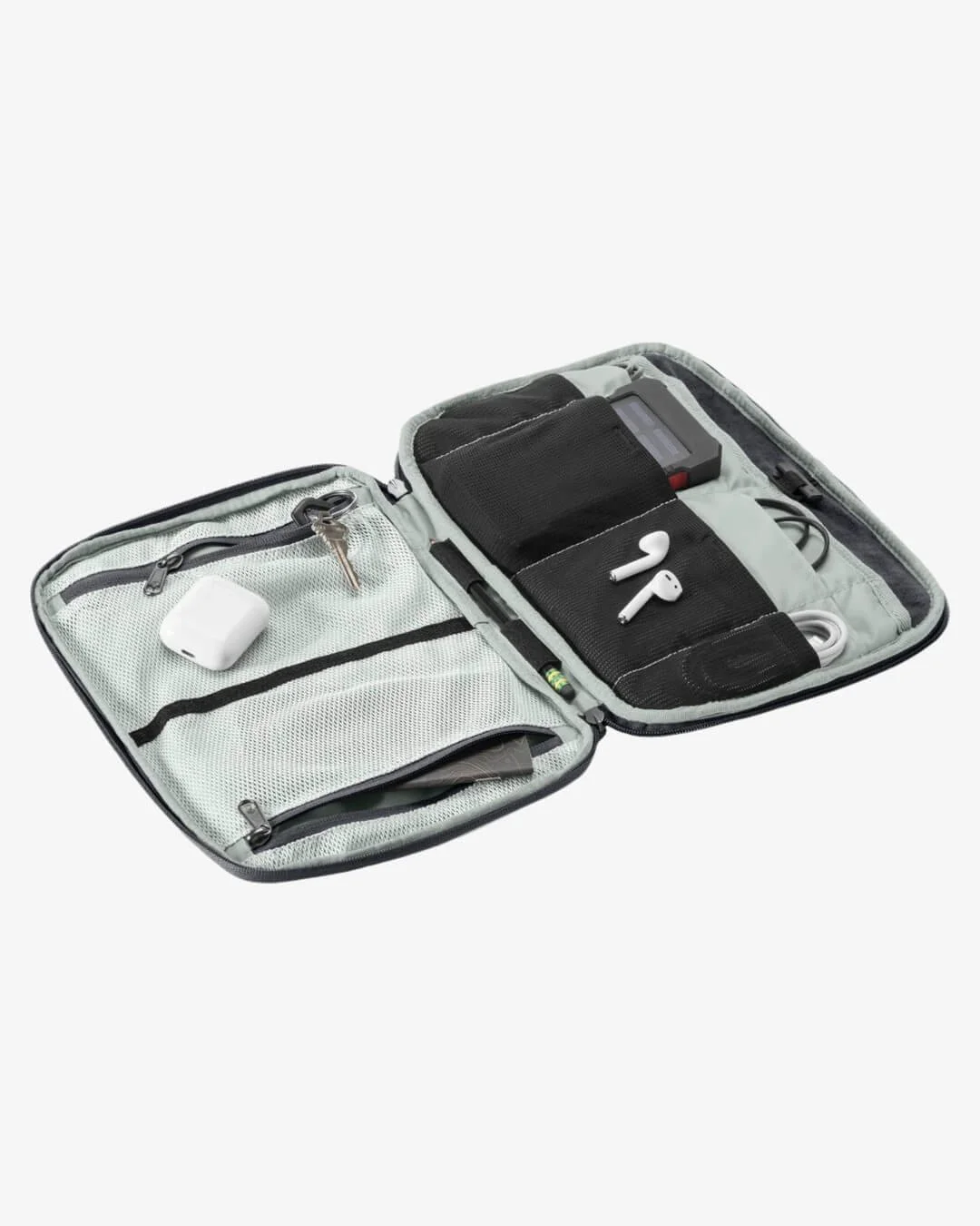 2026-05-01-eagle-creek-e-tools-organizer-pro-storm-grey-d.jpg