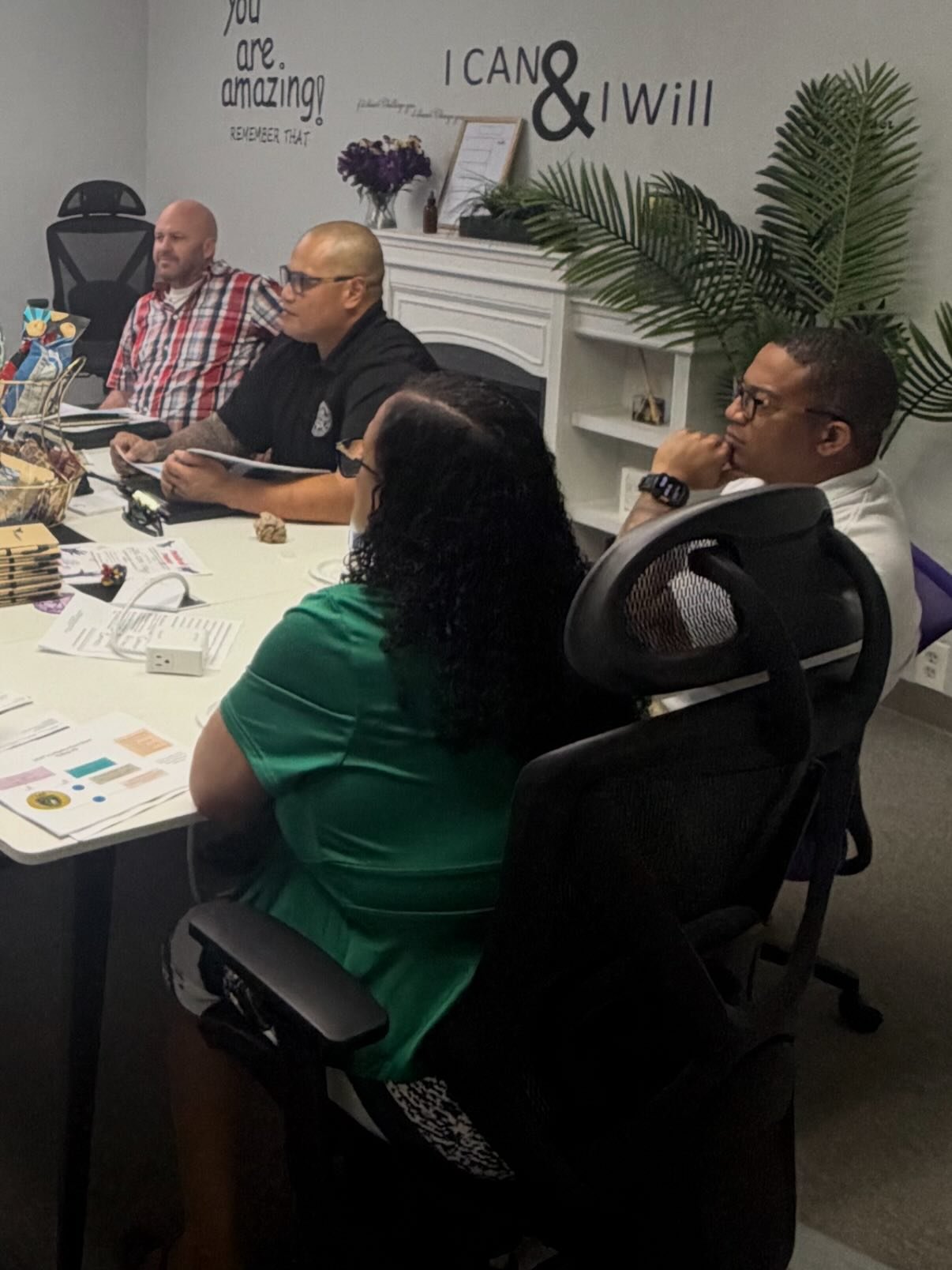 This week, VEST has been on the ground from City Council meeting to the Glen Cove Community, Victim Services meeting, and in strategic meetings with @vallejopolicedepartment to address domestic violence programming needs.

Domestic violence in Vallej