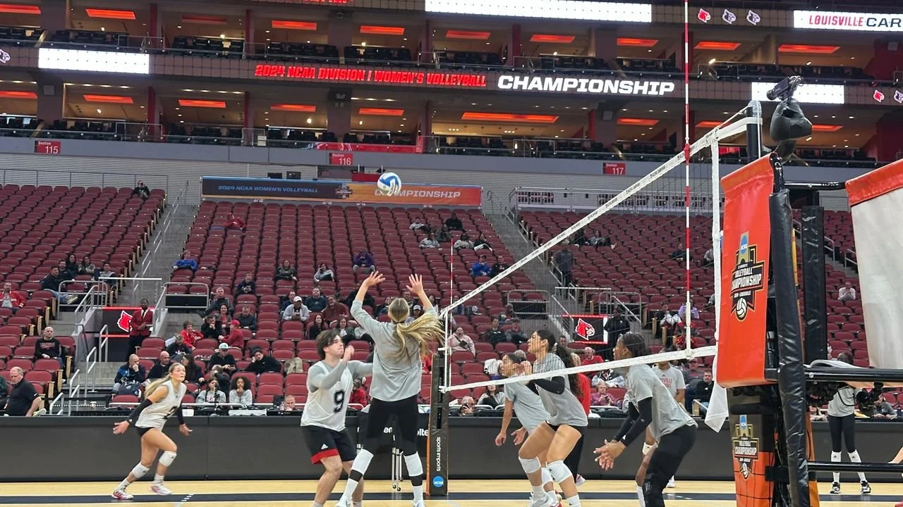 uofl_womens_volleyball_ky_1218.jpeg