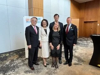 11/5/25 - Danny C. Ho receives the 2025 Laura Taber Barbour Air Safety Award.