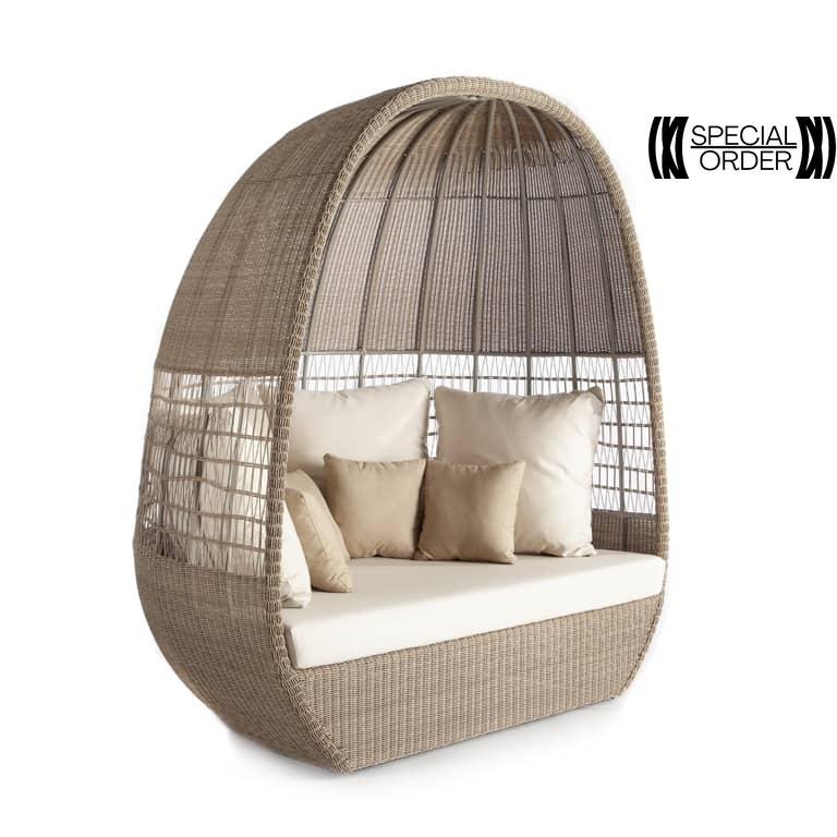 egg daybed1.jpg