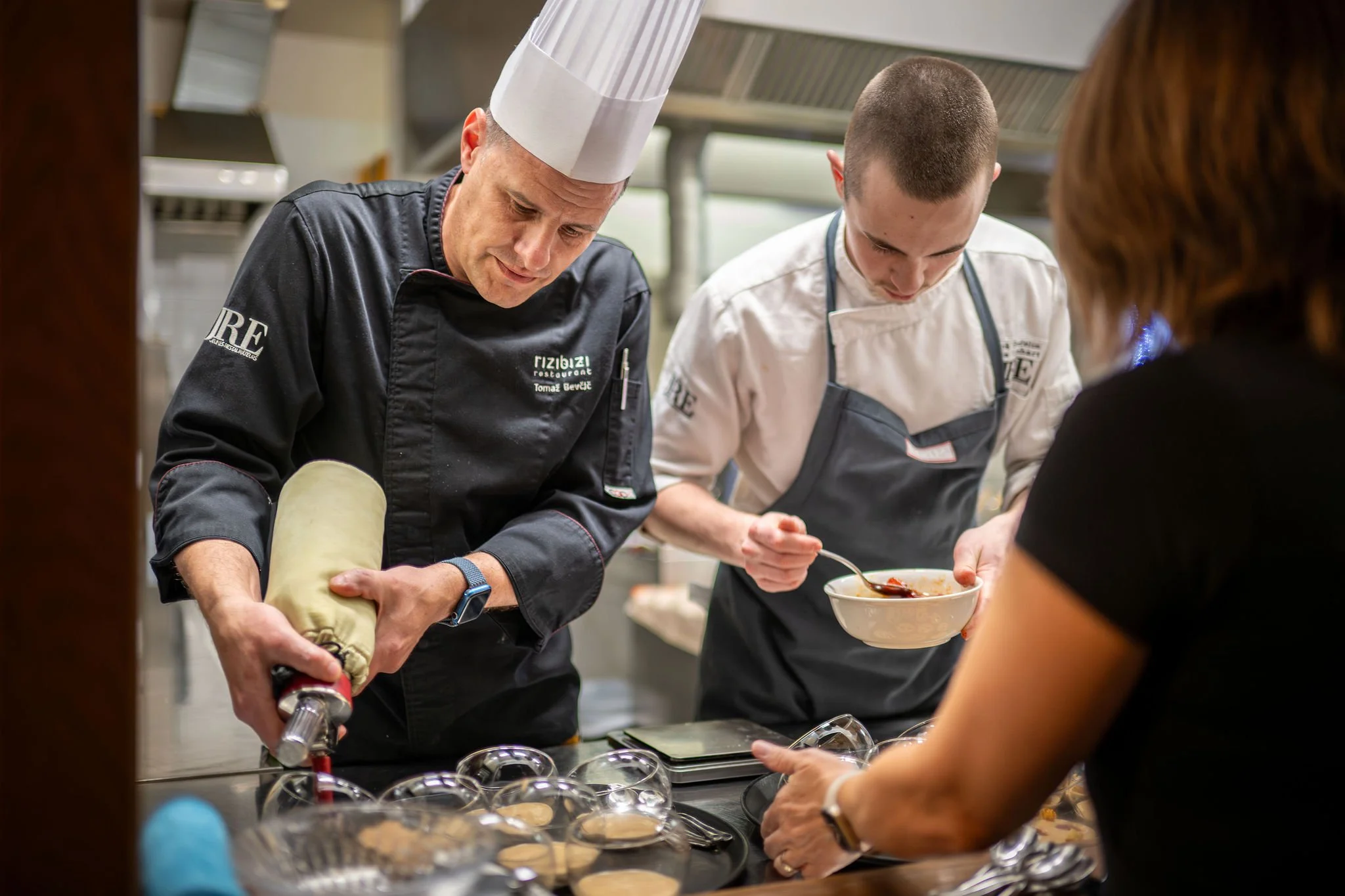 13-03-2026_Kulinarični-večer-modre-rakovice-Rizibizi_Zavod-YouSea_Foto-Danej-Benulič (89).jpg